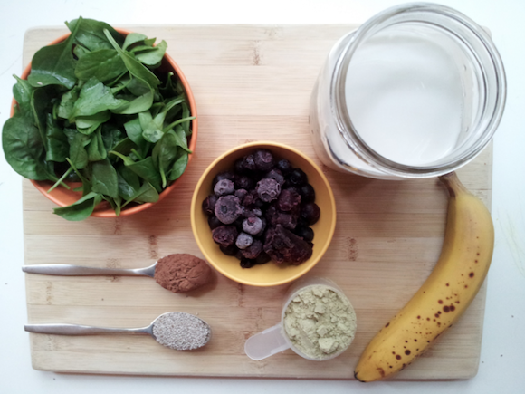 Toddler-Approved Blueberry/Spinach Smoothie