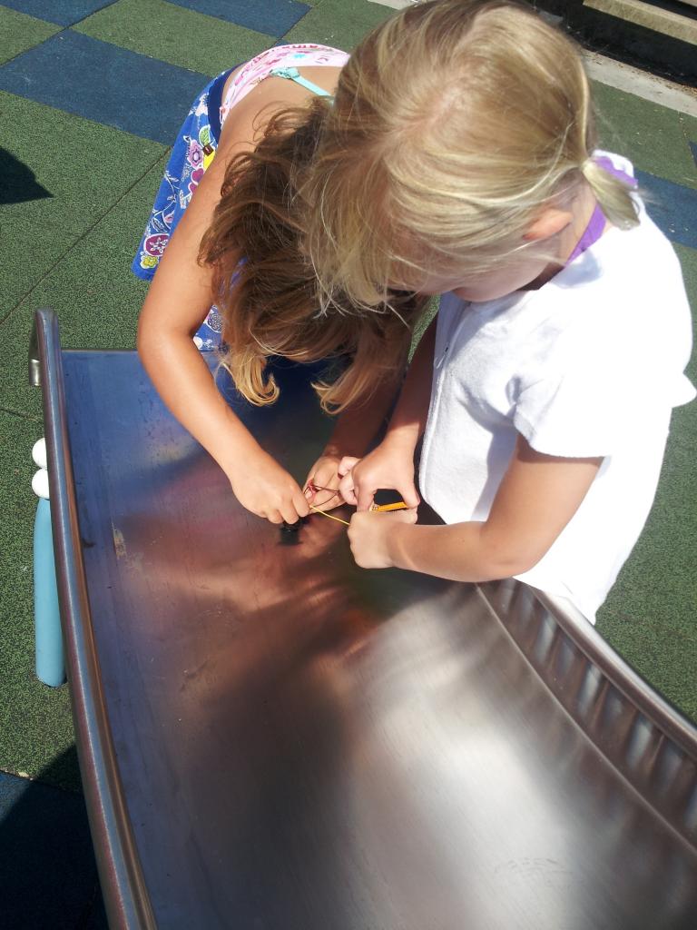 girls playing groovy box