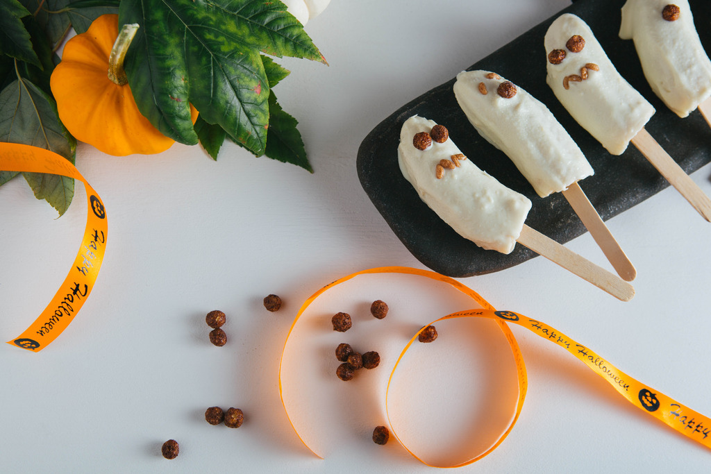 Easy Halloween Snack Recipes { Boo-Nanas and Jack-O-Lanters}