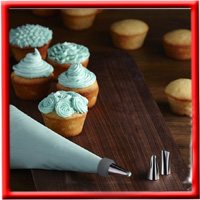 2. Cake Decorating Set