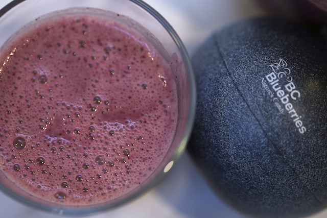 Blueberry Pineapple Ginger Smoothie