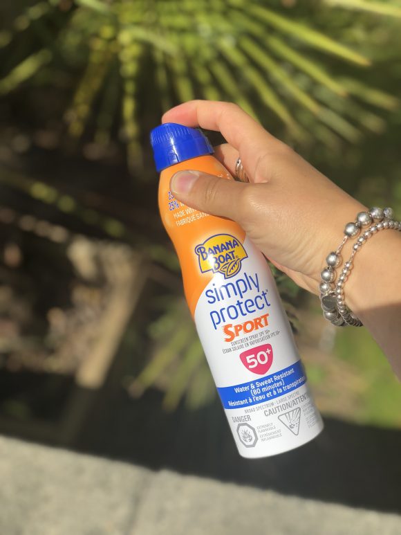 Banana Boat Simply Protect Sport Sunscreen Spray Review