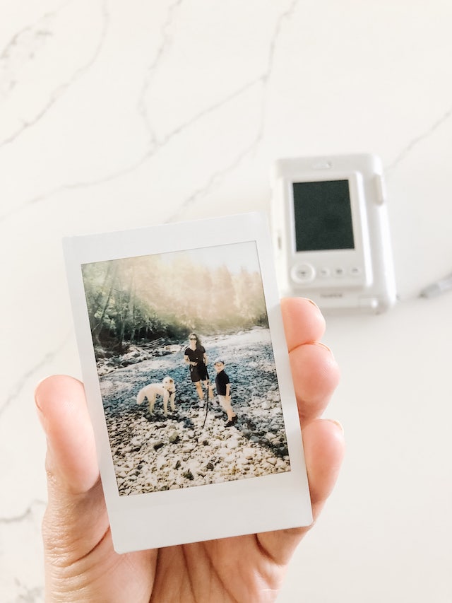 Wanorde Vaardig voetstuk Instax Mini LiPlay Hybrid Instant Camera - Review - OneSmileyMonkey.com