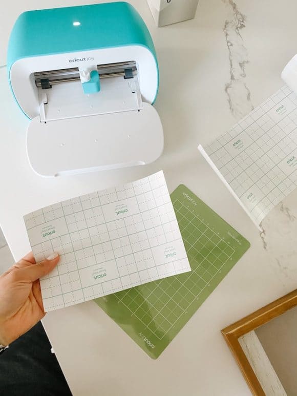 Quick and Easy Bathroom Wall Decor with Cricut Joy