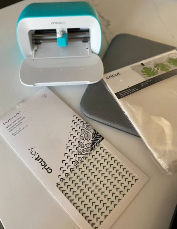 Make a Custom Pillowcase with Cricut Smart Iron-On