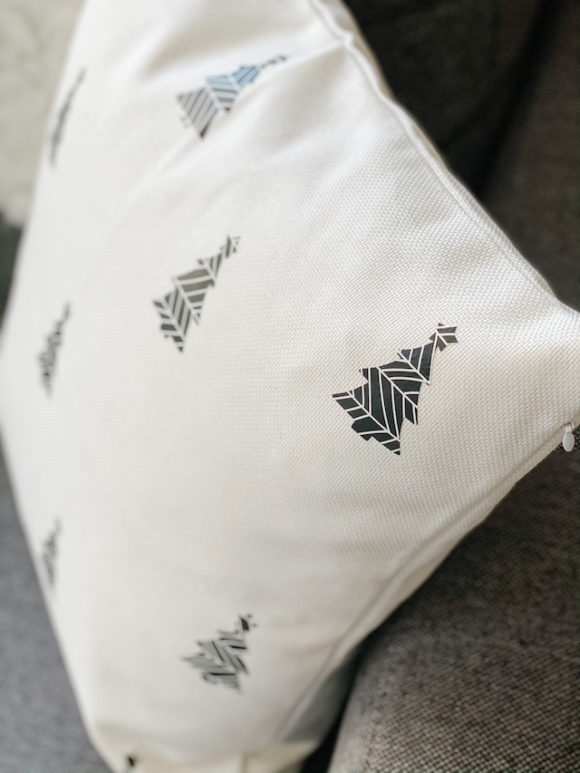 DIY Minimalist Scandinavian Style Holiday Pillow Gift with Cricut