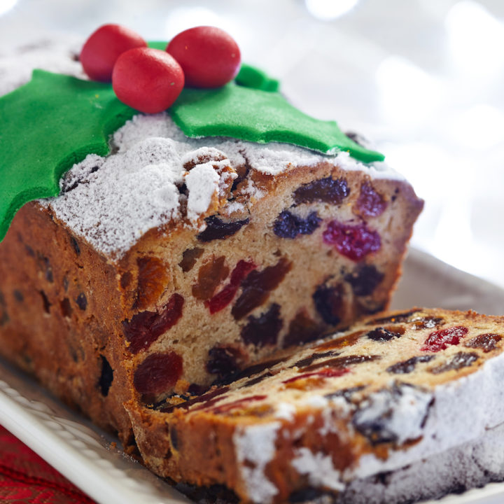 Delicious Light Christmas Cake Recipe