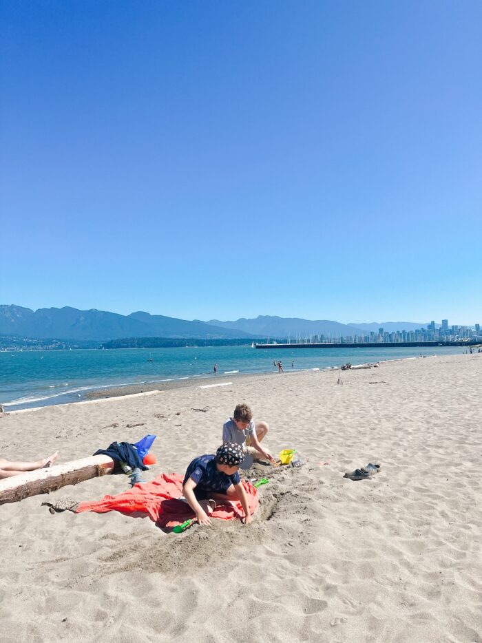 Beach Bag Checklist: What I Always Pack (and What I Don’t Anymore)