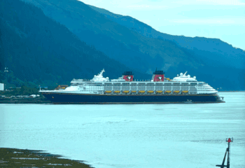 Why Cruising Is the Most Relaxing Vacation You’ll Ever Take