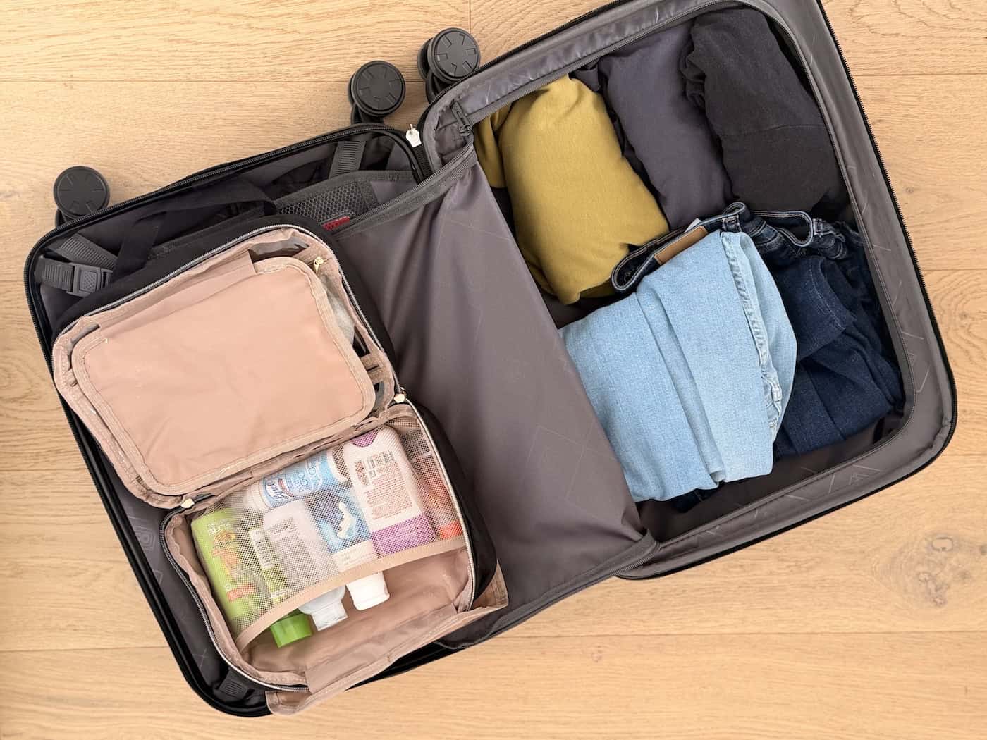 Why I’m So Picky About Luggage (and Why the LEVEL8 Grace Set Impressed Me)