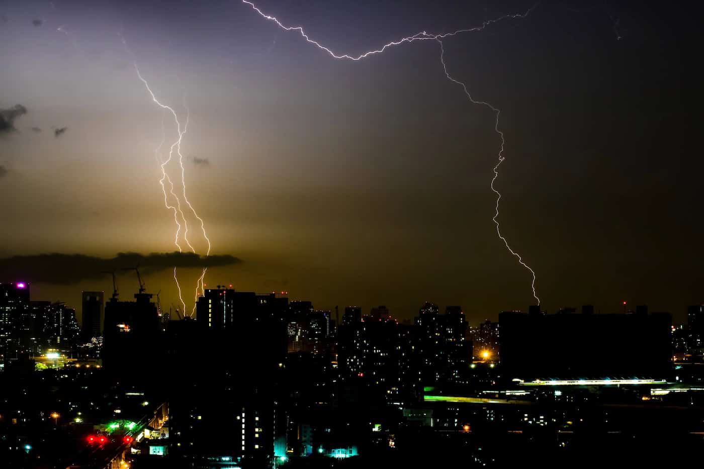 What to Do During a Thunderstorm: Safety Tips for Your Home, Car, Street & the Forest